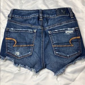 American Eagle Hi-Rise shortie
